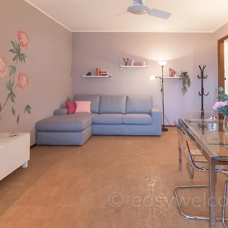 Easy Welcome Ca' Maria Peonie Appartamento *